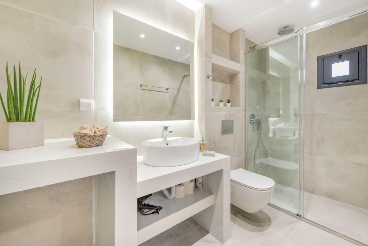 Stylish & Bright Apartment In The City Centre Закинтос Экстерьер фото