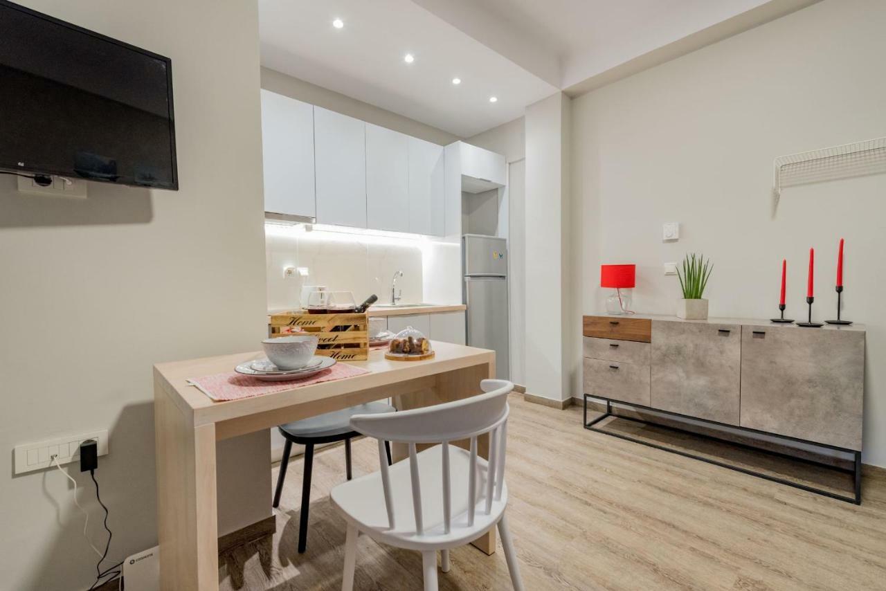 Stylish & Bright Apartment In The City Centre Закинтос Экстерьер фото
